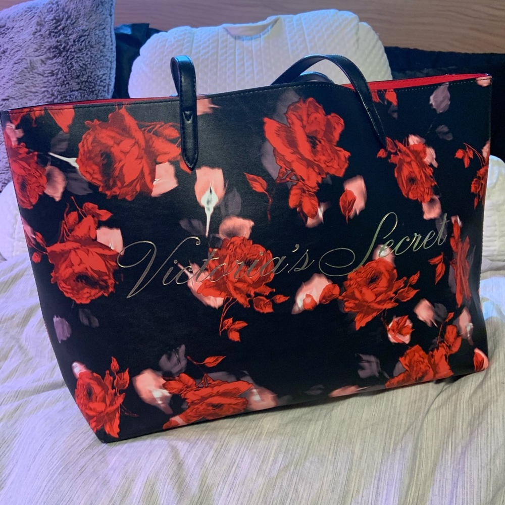 New Victoria’s Secret tote